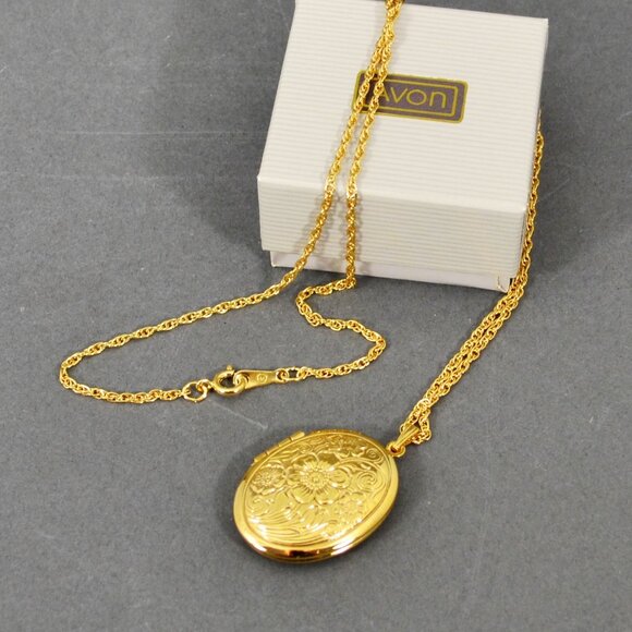 1990 Avon Tender Touches Locket Necklace - Picture 4 of 6